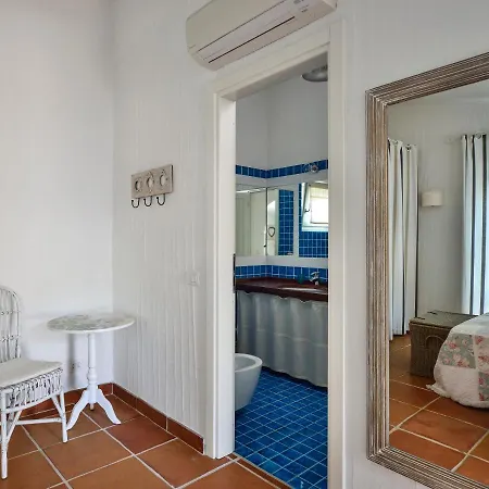 Li Conchi F Βίλα